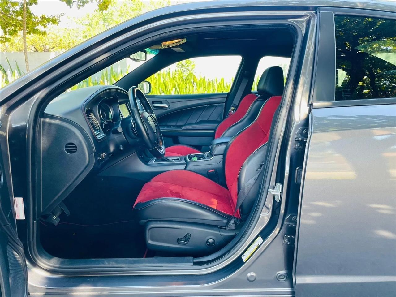 Dodge Charger - Thumbnail 10