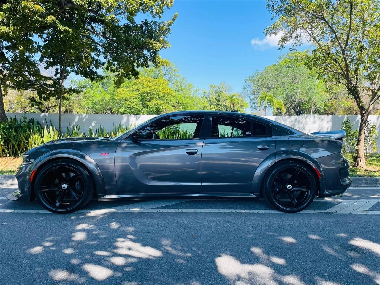 Dodge Charger - Thumbnail 3