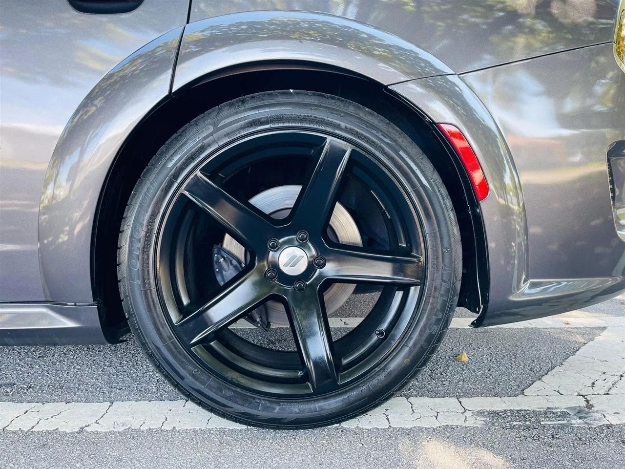 Dodge Charger - Thumbnail 2