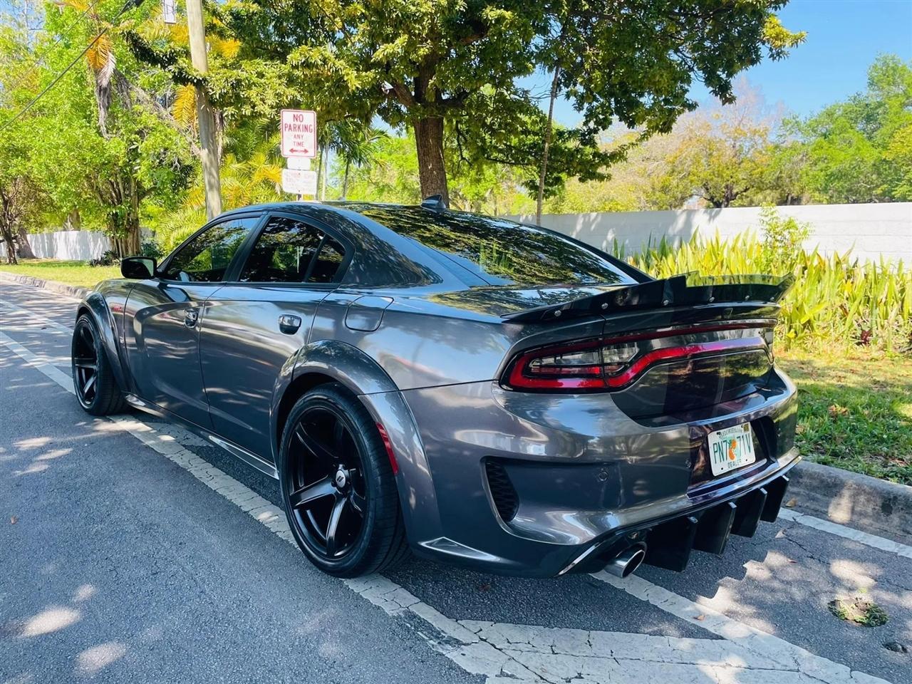 Dodge Charger - Thumbnail 4