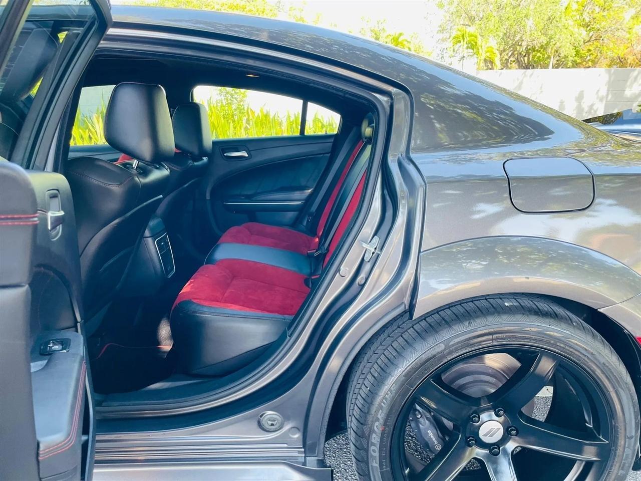 Dodge Charger - Thumbnail 11