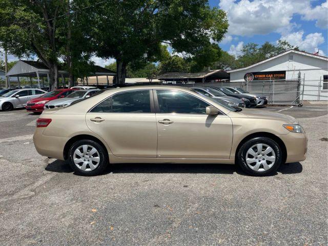 TOYOTA CAMRY - Thumbnail 4