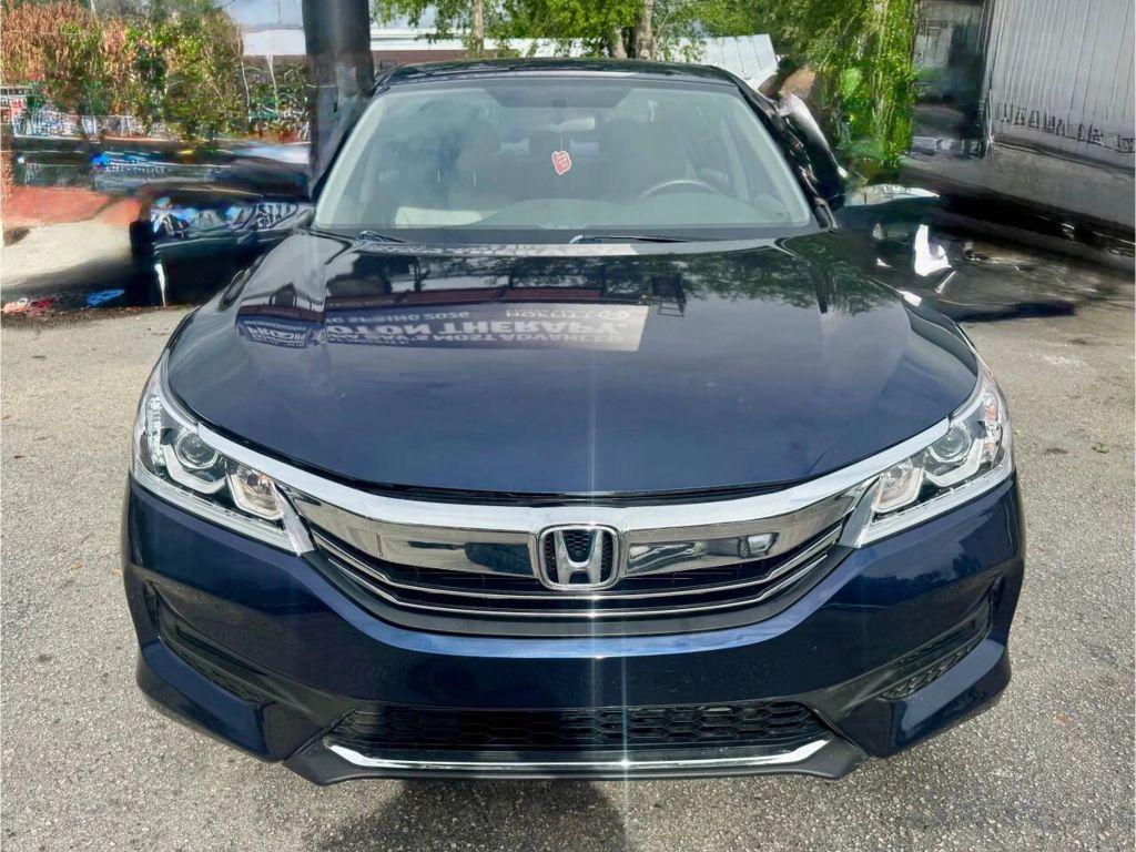 Honda Accord - Thumbnail 16