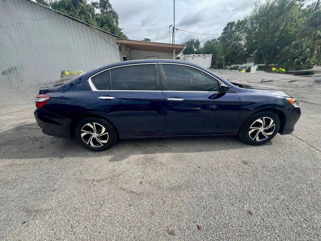 Honda Accord - Thumbnail 13