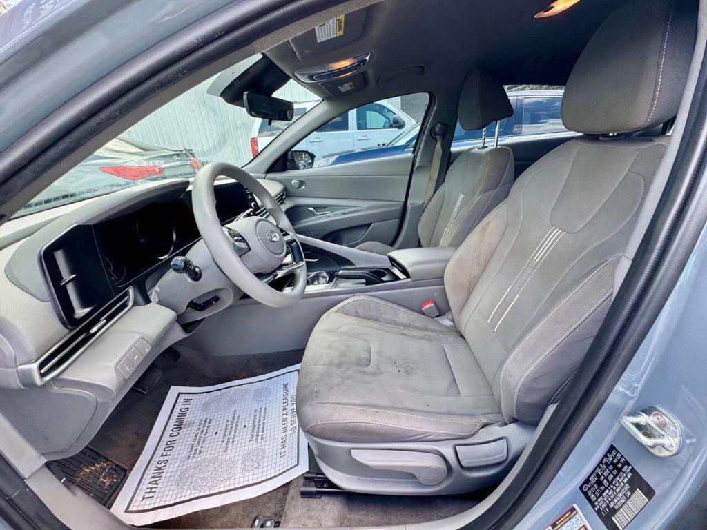 Hyundai Elantra - Thumbnail 20