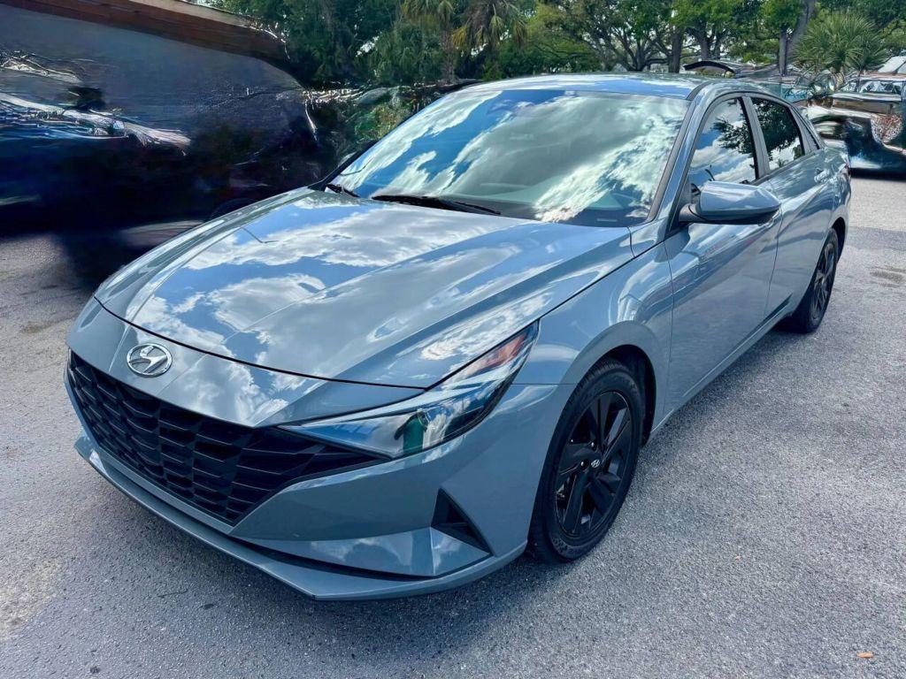 Hyundai Elantra - Thumbnail 17