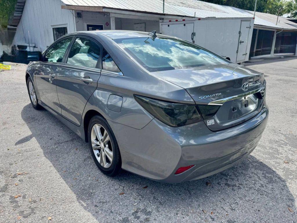 Hyundai Sonata - Thumbnail 11