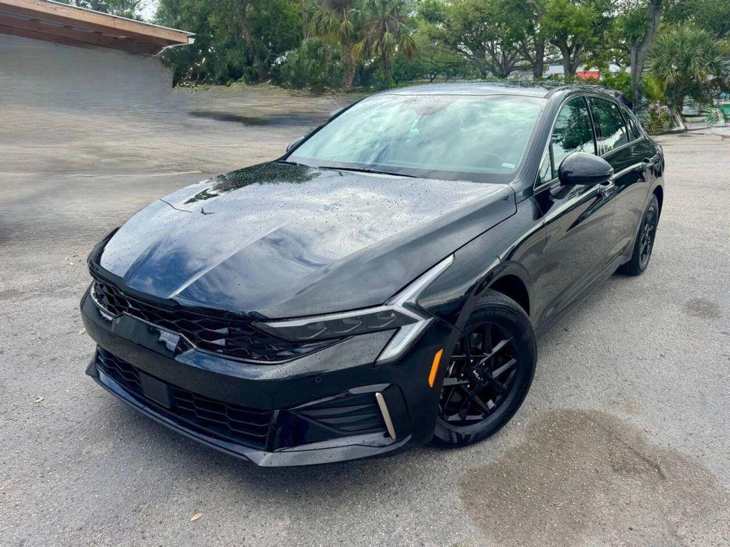 Kia K5 - Thumbnail 9