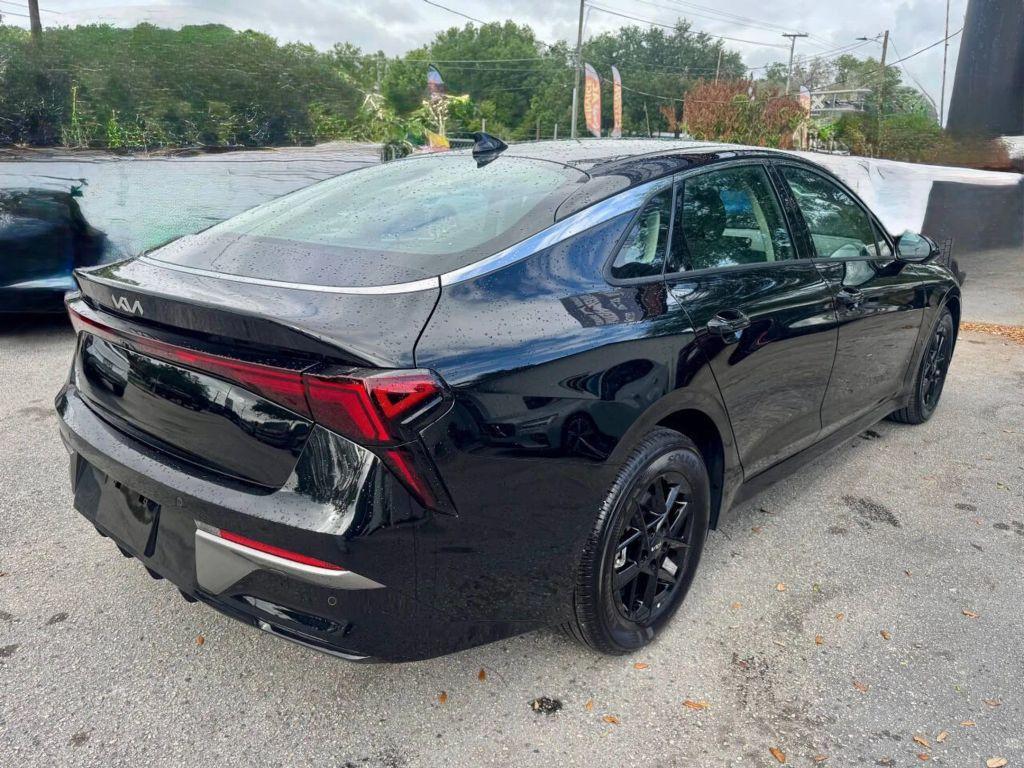 Kia K5 - Thumbnail 11