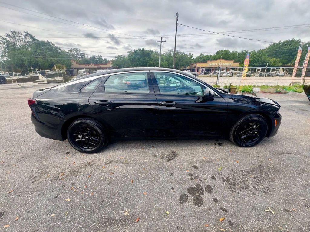 Kia K5 - Thumbnail 13