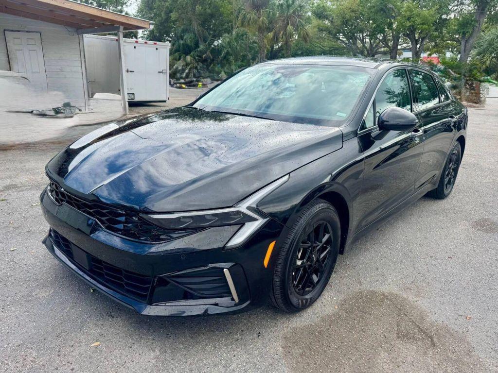 Kia K5 - Thumbnail 17