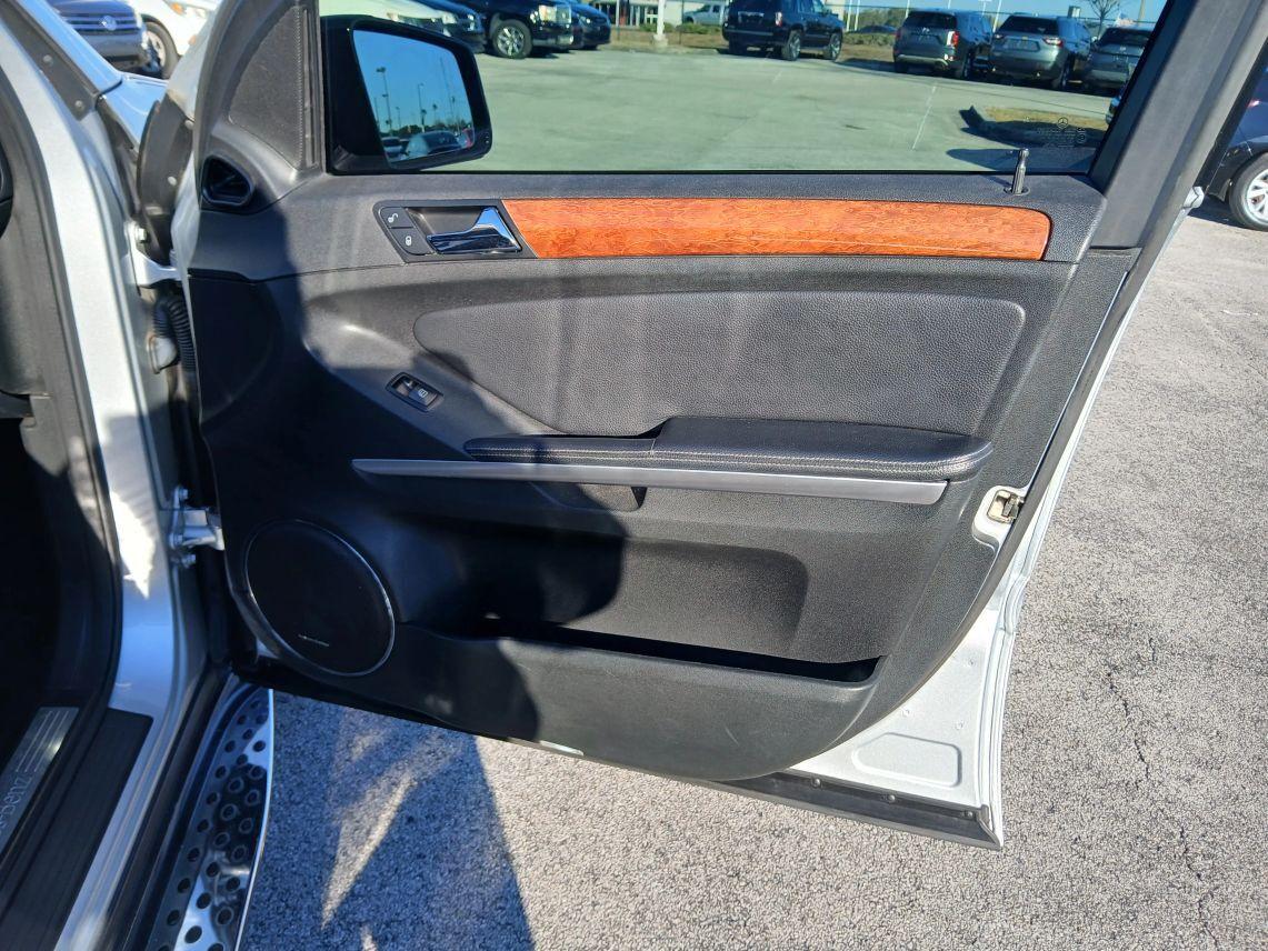 Mercedes-Benz GL-Class - Thumbnail 16