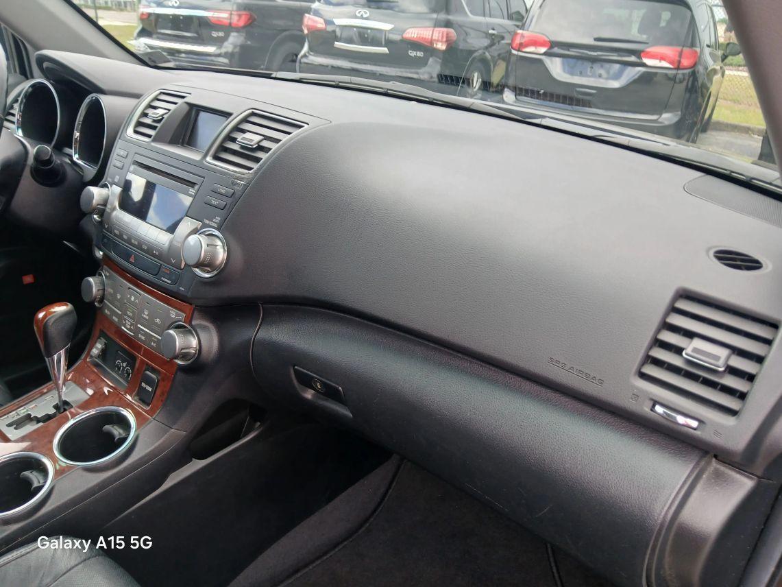 Toyota Highlander - Thumbnail 16