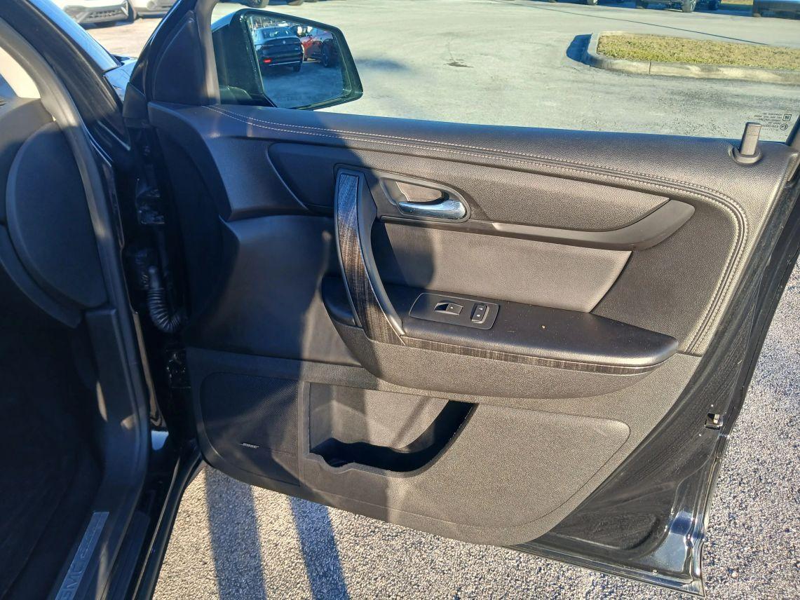 GMC Acadia - Thumbnail 16