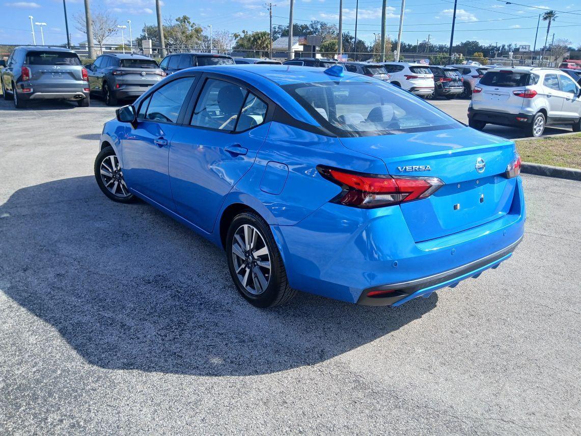 Nissan Versa - Thumbnail 6