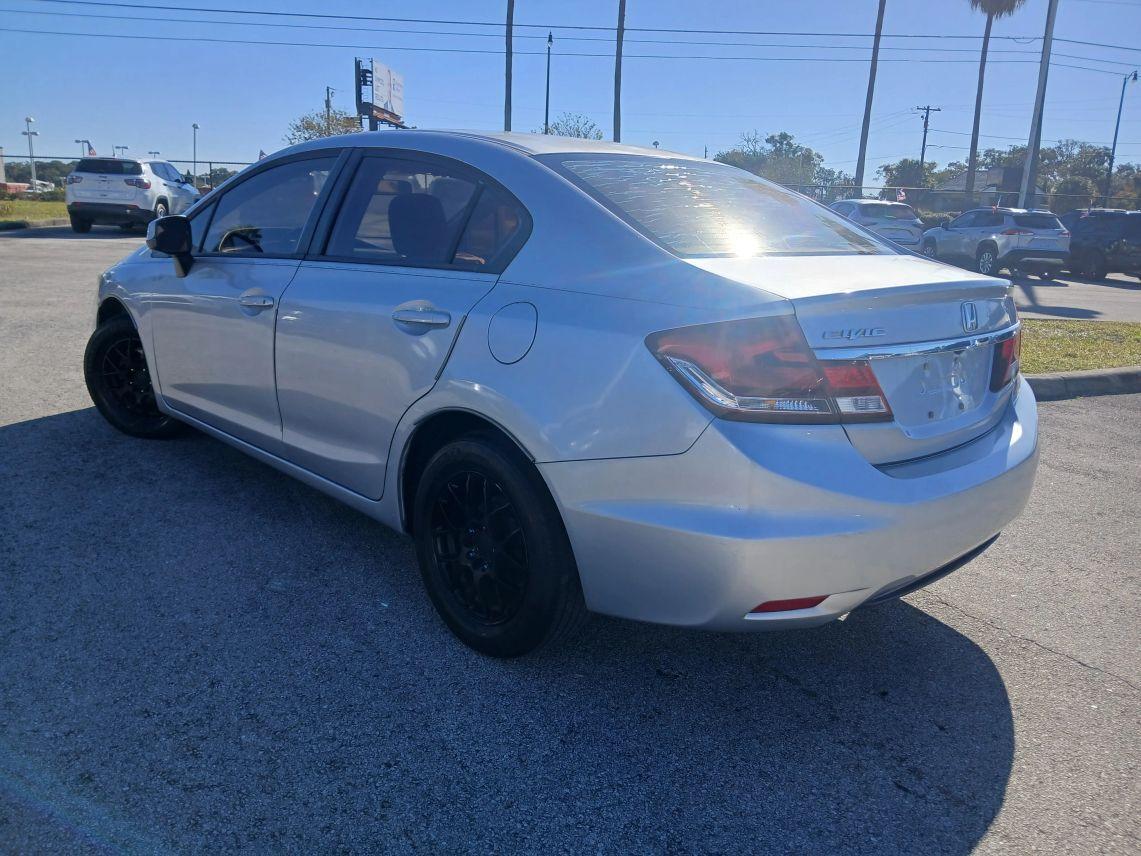 Honda Civic - Thumbnail 4