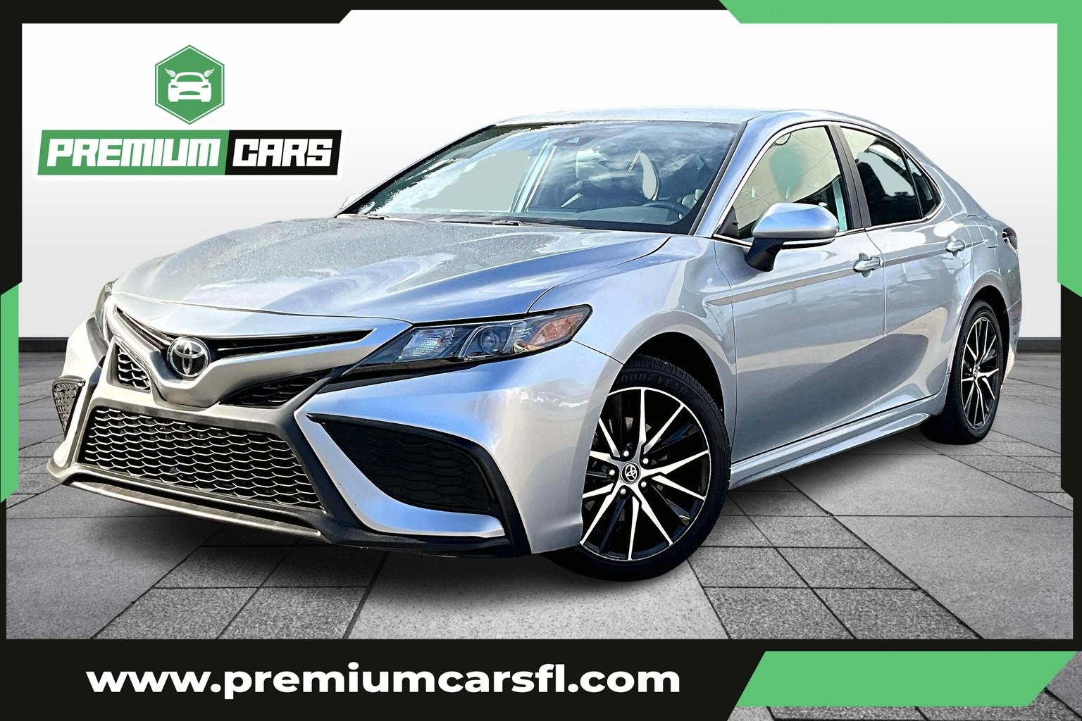 Toyota Camry Se Sedan 4D - View 1