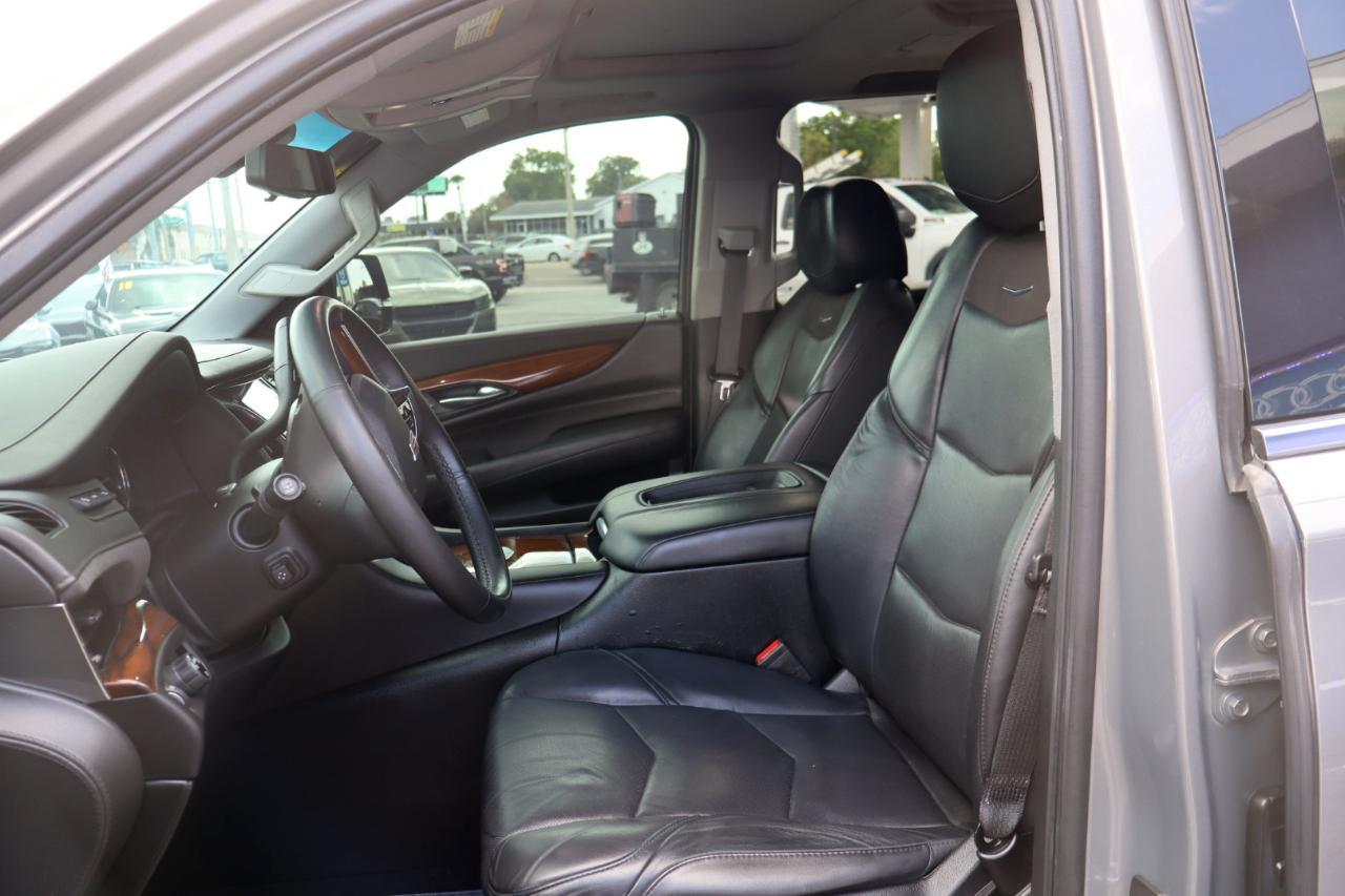 Cadillac Escalade2Wd 4Dr Luxury - Thumbnail 16