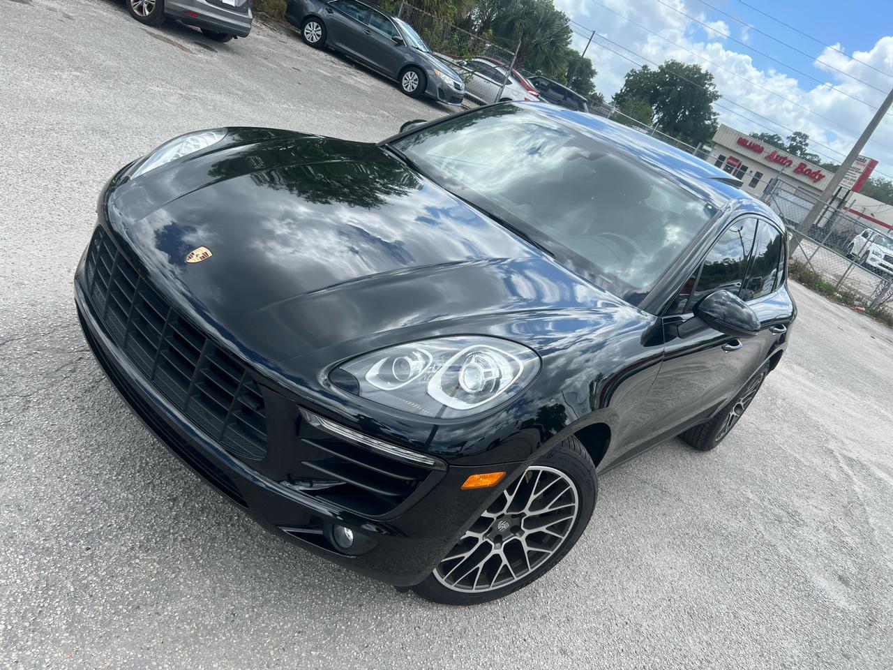 Porsche Macans - Thumbnail 12