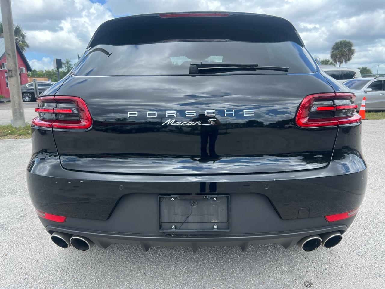 Porsche Macans - Thumbnail 7