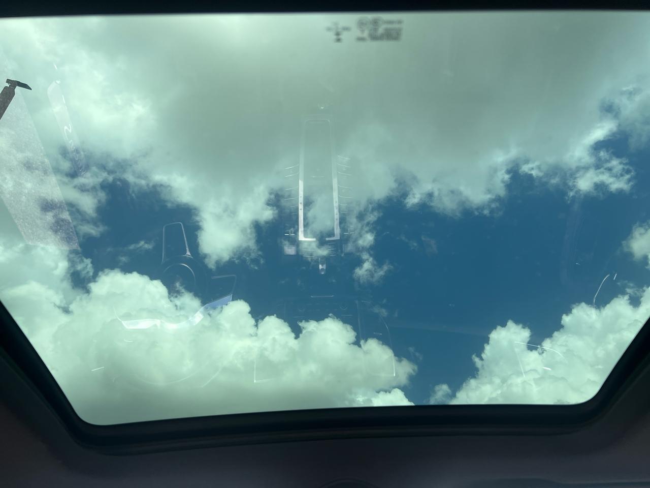 Porsche Macans - Thumbnail 19