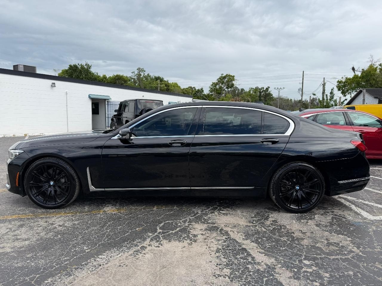 Bmw 7-Series740I - Thumbnail 4