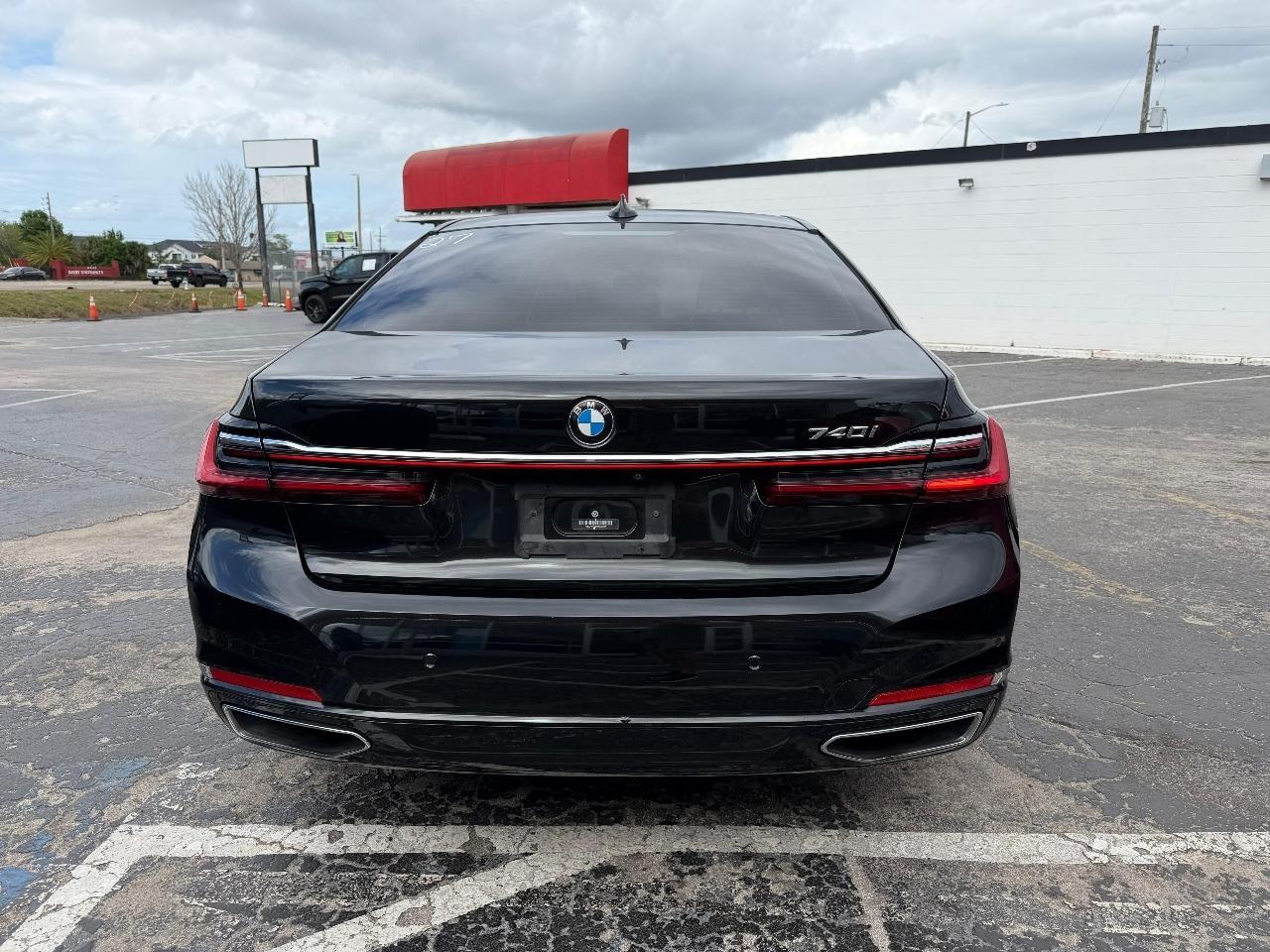 Bmw 7-Series740I - Thumbnail 6