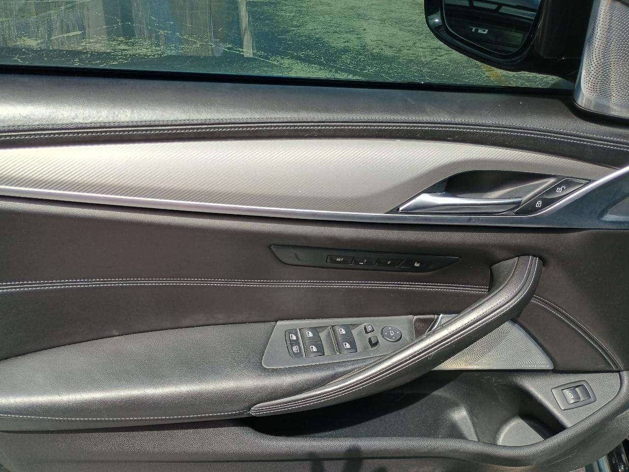 Bmw M5Sedan - Thumbnail 11