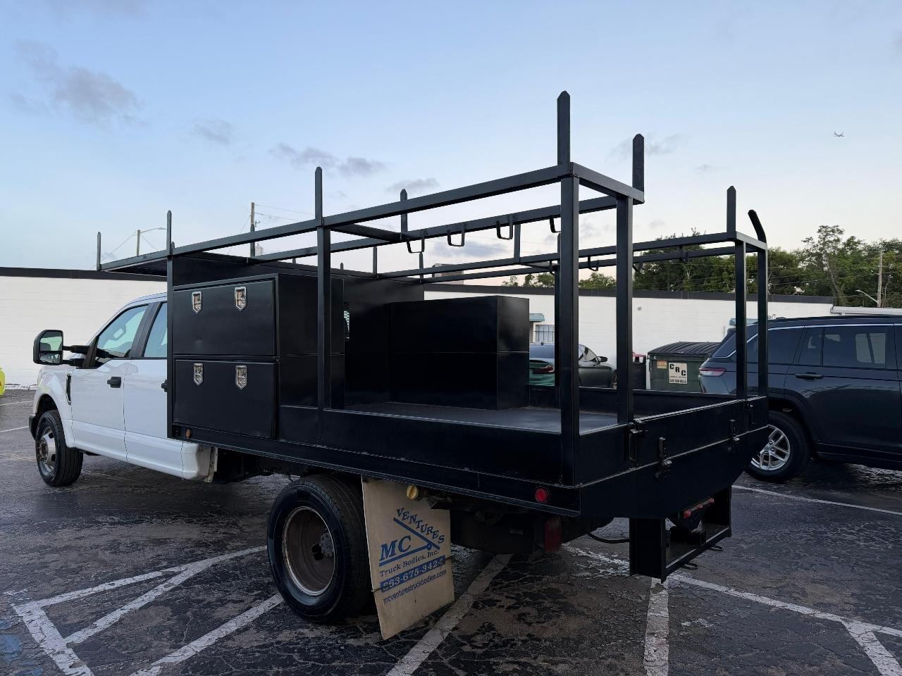 Ford F-350 Sdxl Crew Cab Long Bed Drw 2Wd - Thumbnail 4