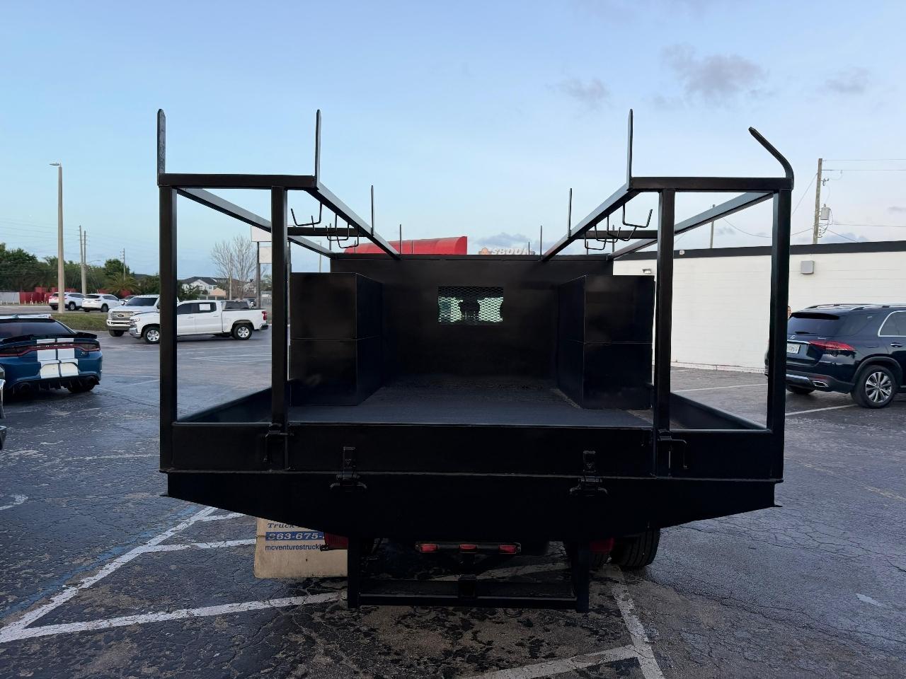 Ford F-350 Sdxl Crew Cab Long Bed Drw 2Wd - Thumbnail 5