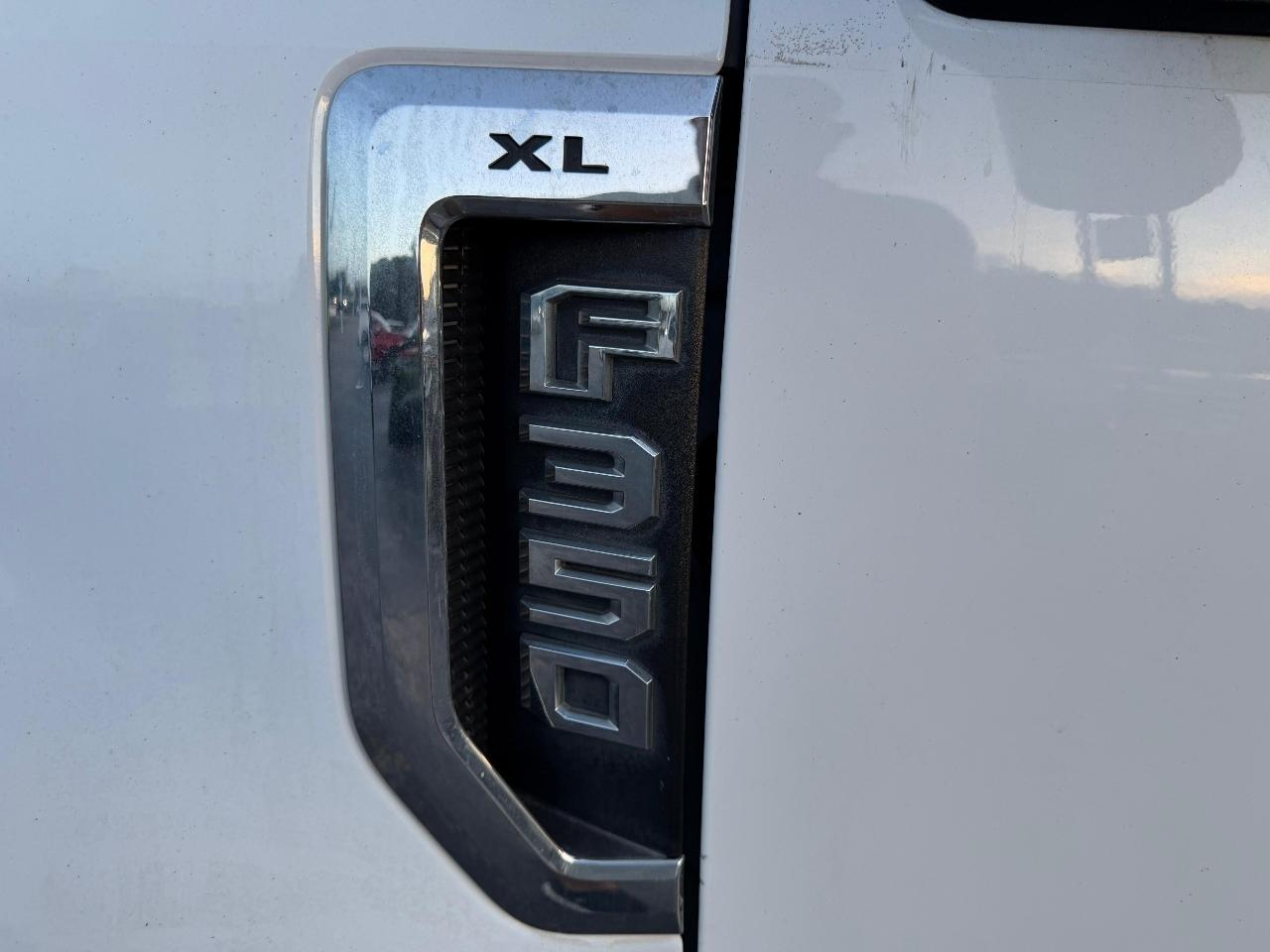 Ford F-350 Sdxl Crew Cab Long Bed Drw 2Wd - Thumbnail 8