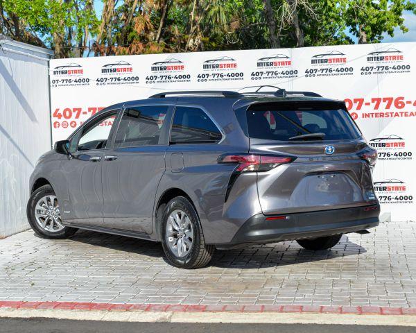 TOYOTA SIENNA - Thumbnail 4