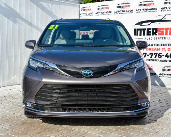 TOYOTA SIENNA - Thumbnail 2