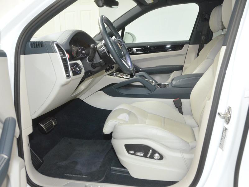 Porsche Cayenne S *1 Owner*Premium +*Park Assist*100K+ Msrp*17,800 Mi* - Thumbnail 17