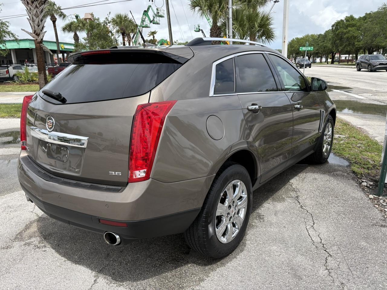 Cadillac SRX - Thumbnail 4
