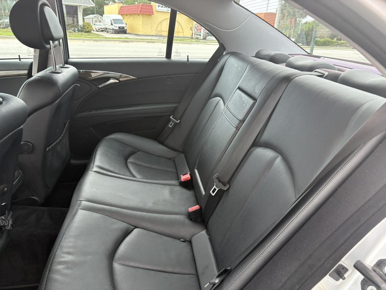 Mercedes-Benz E-Class - Thumbnail 9