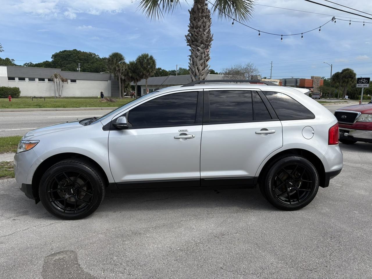 Ford Edge - Thumbnail 2