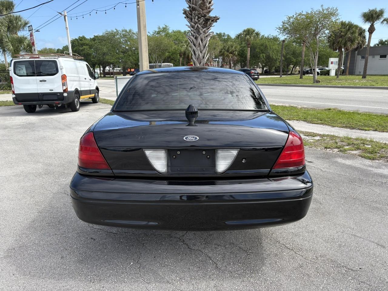Ford Police Interceptor (fleet-only) - Thumbnail 3