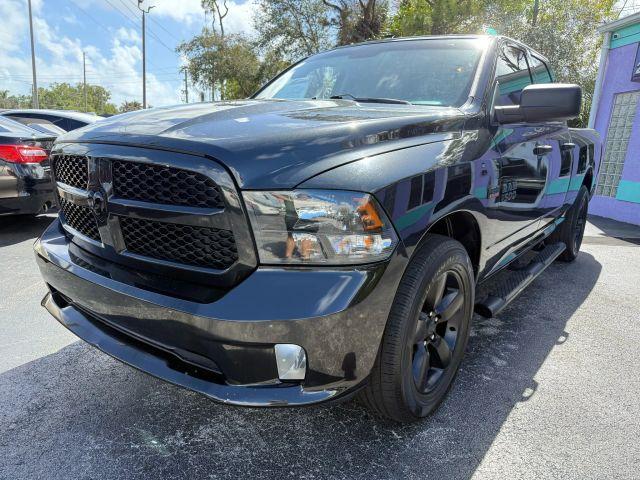 RAM 1500 QUAD CAB - Thumbnail 4