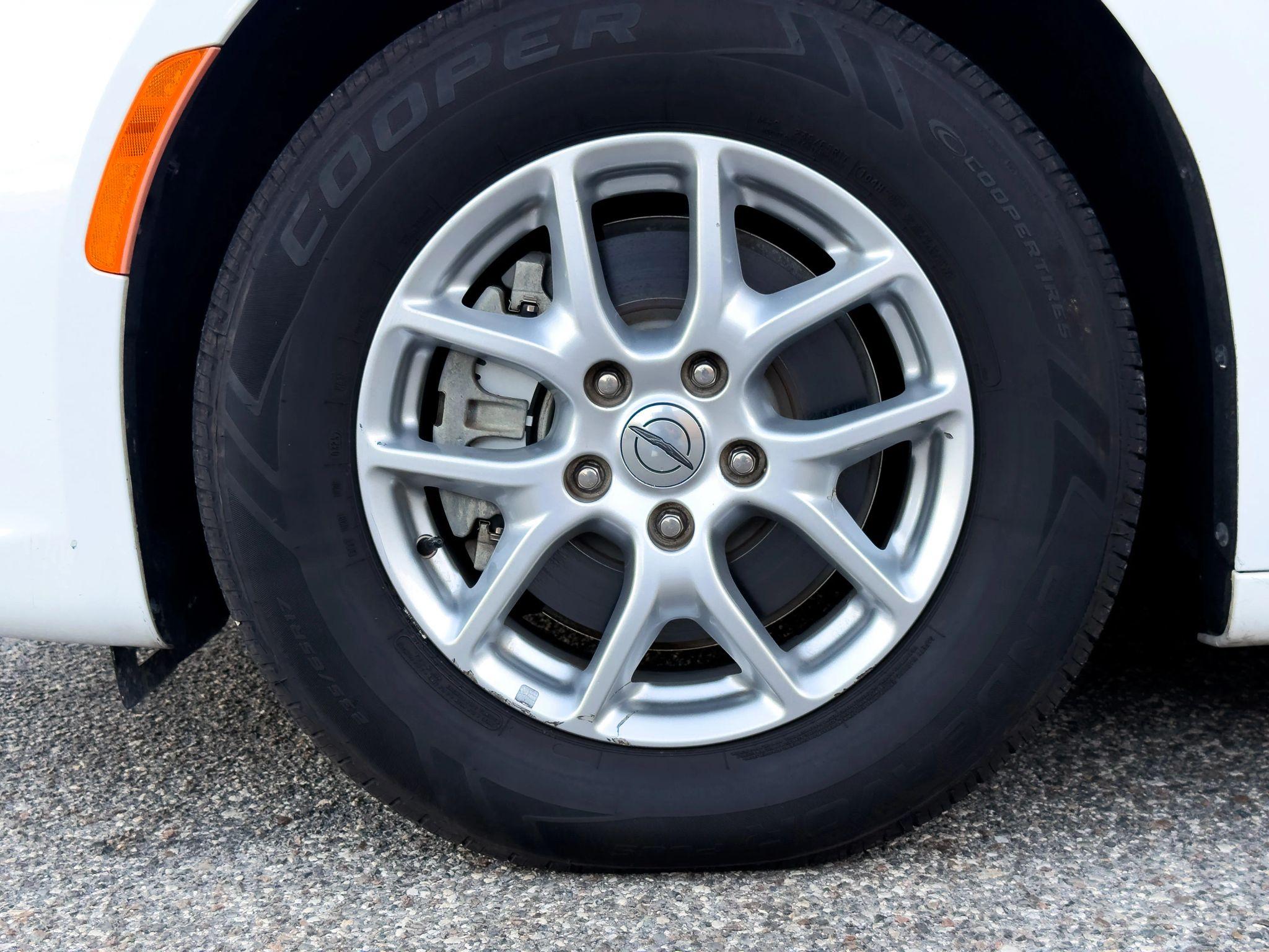 Chrysler Pacifica Touring L - Thumbnail 13