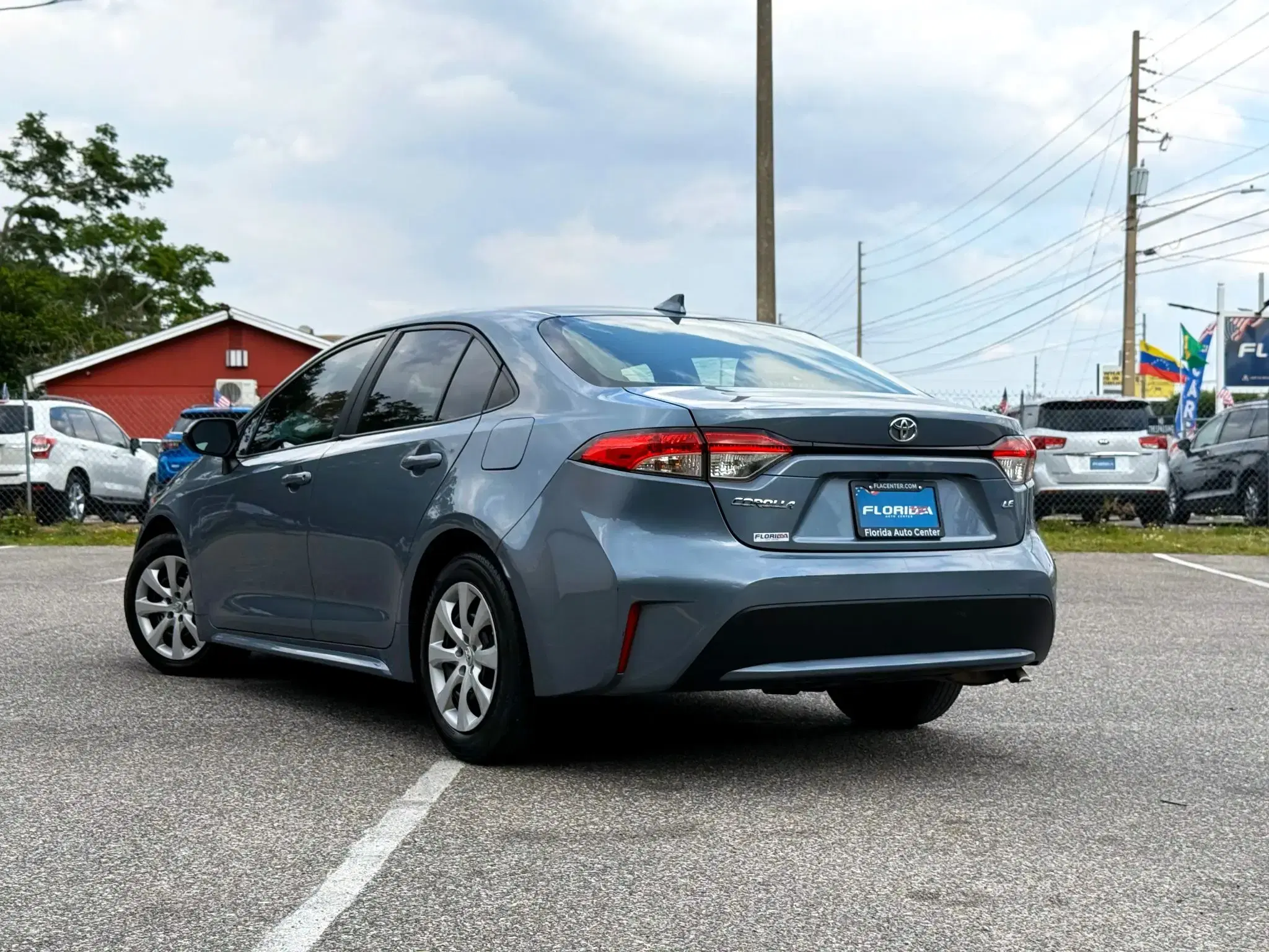 Toyota Corolla Le - Thumbnail 4