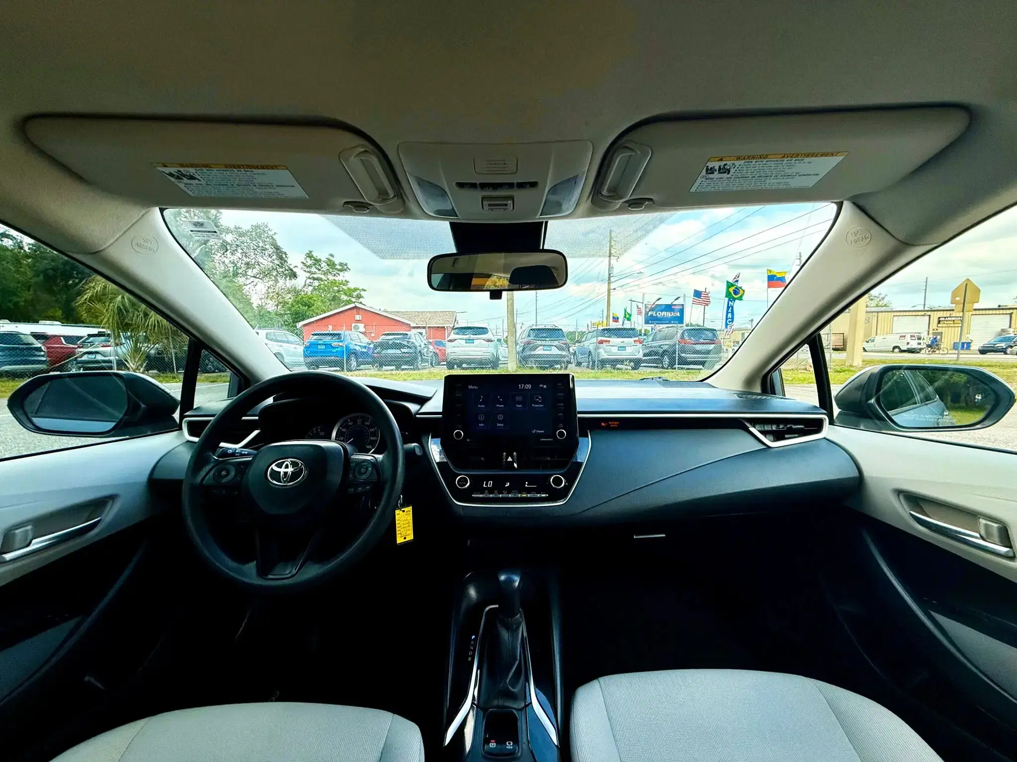 Toyota Corolla Le - Thumbnail 12