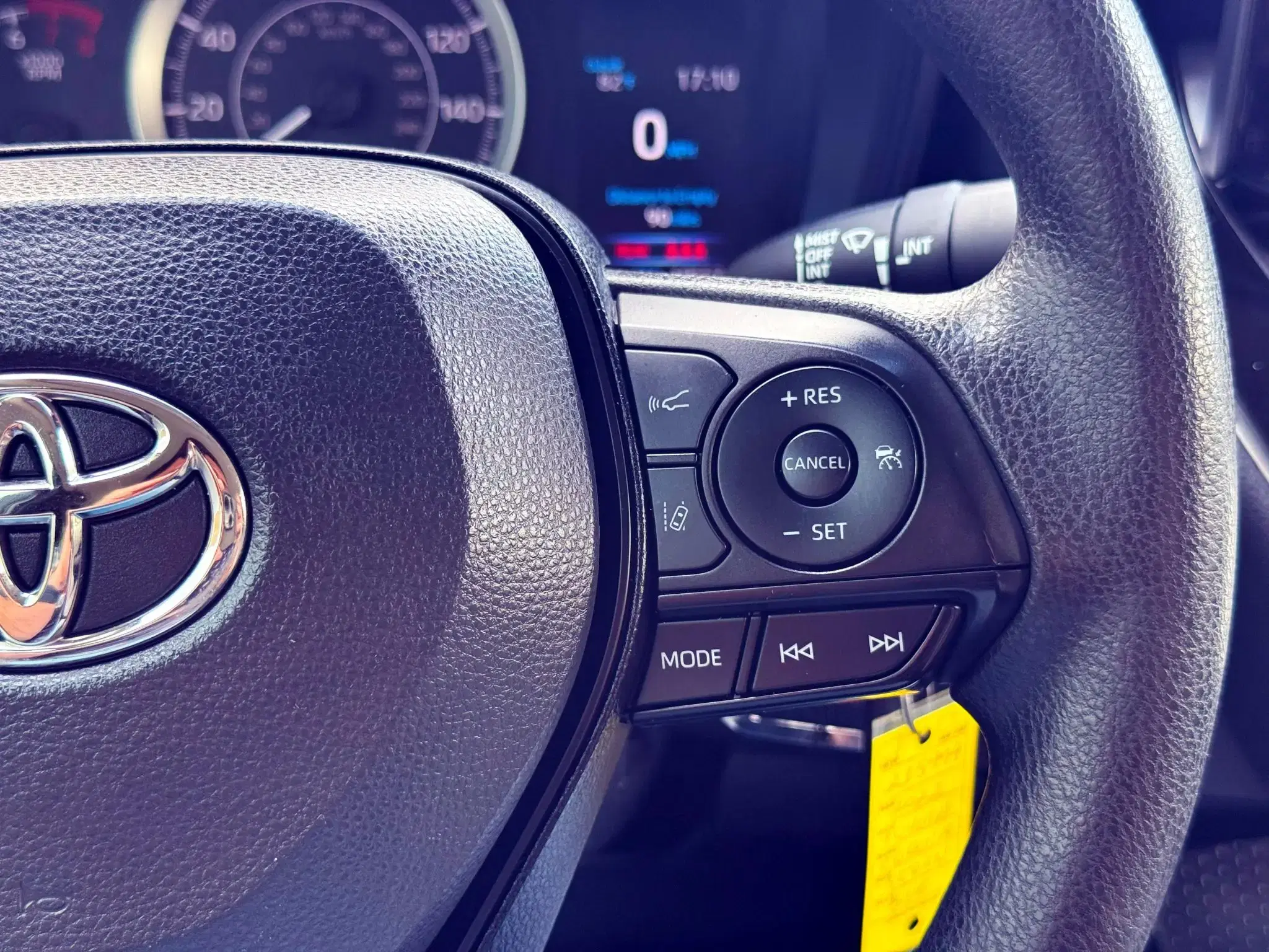 Toyota Corolla Le - Thumbnail 16