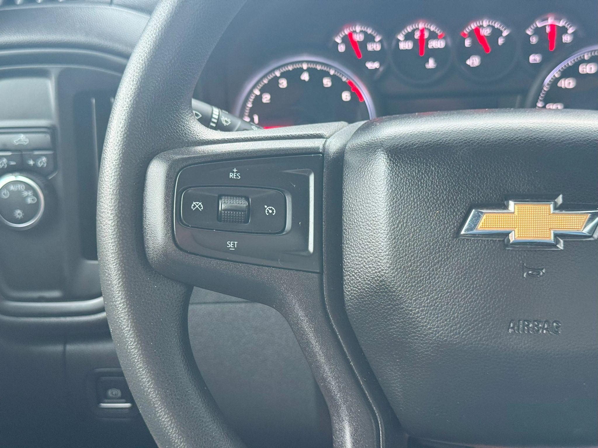 Chevrolet Silverado 1500 - Thumbnail 18