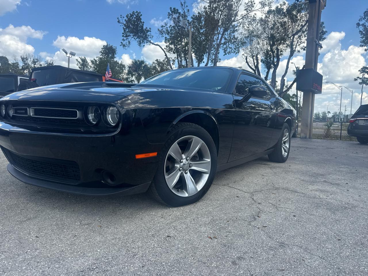 Dodge Challenger Sxt - Thumbnail 3