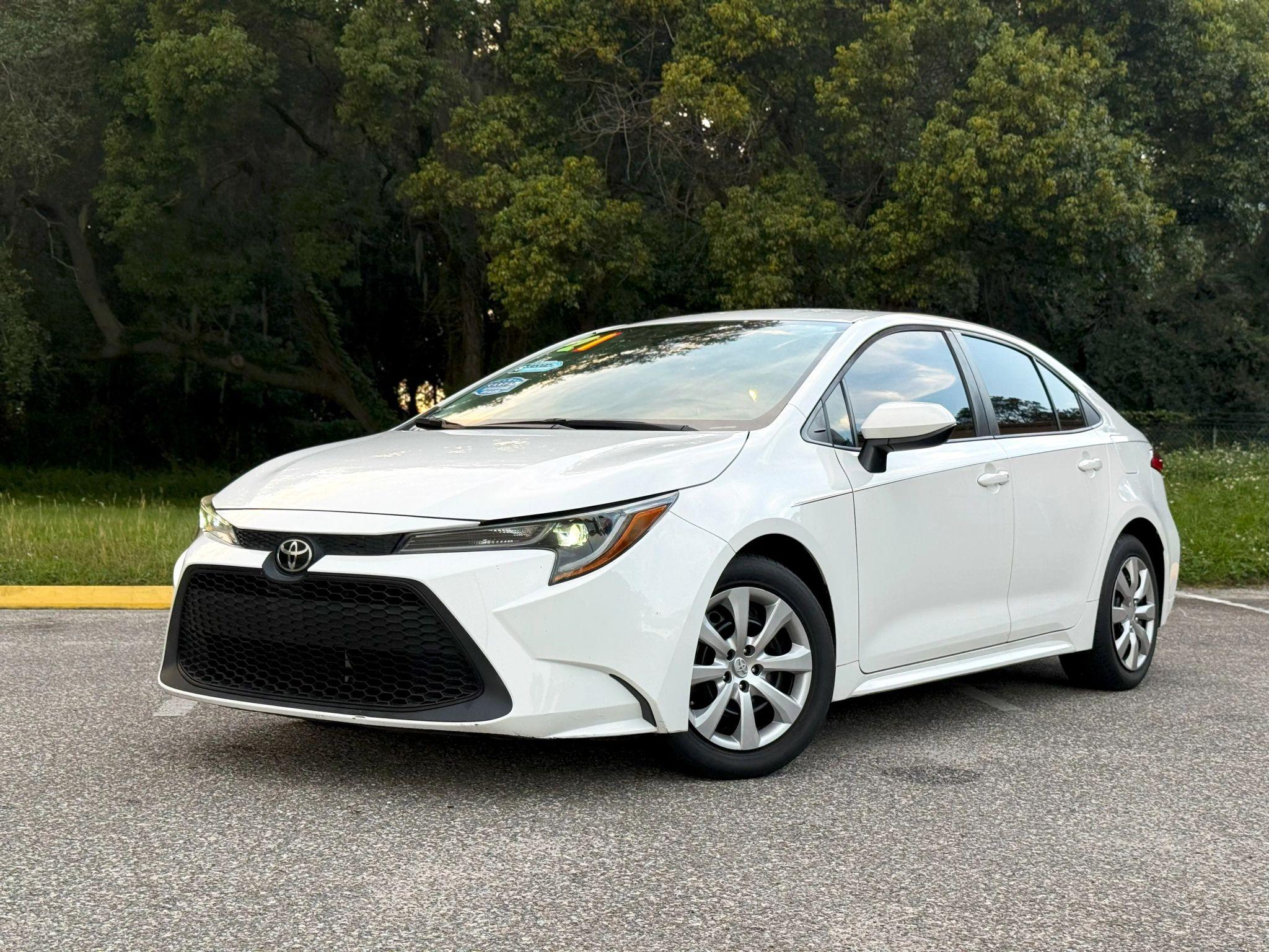 Toyota Corolla Le - Thumbnail 2