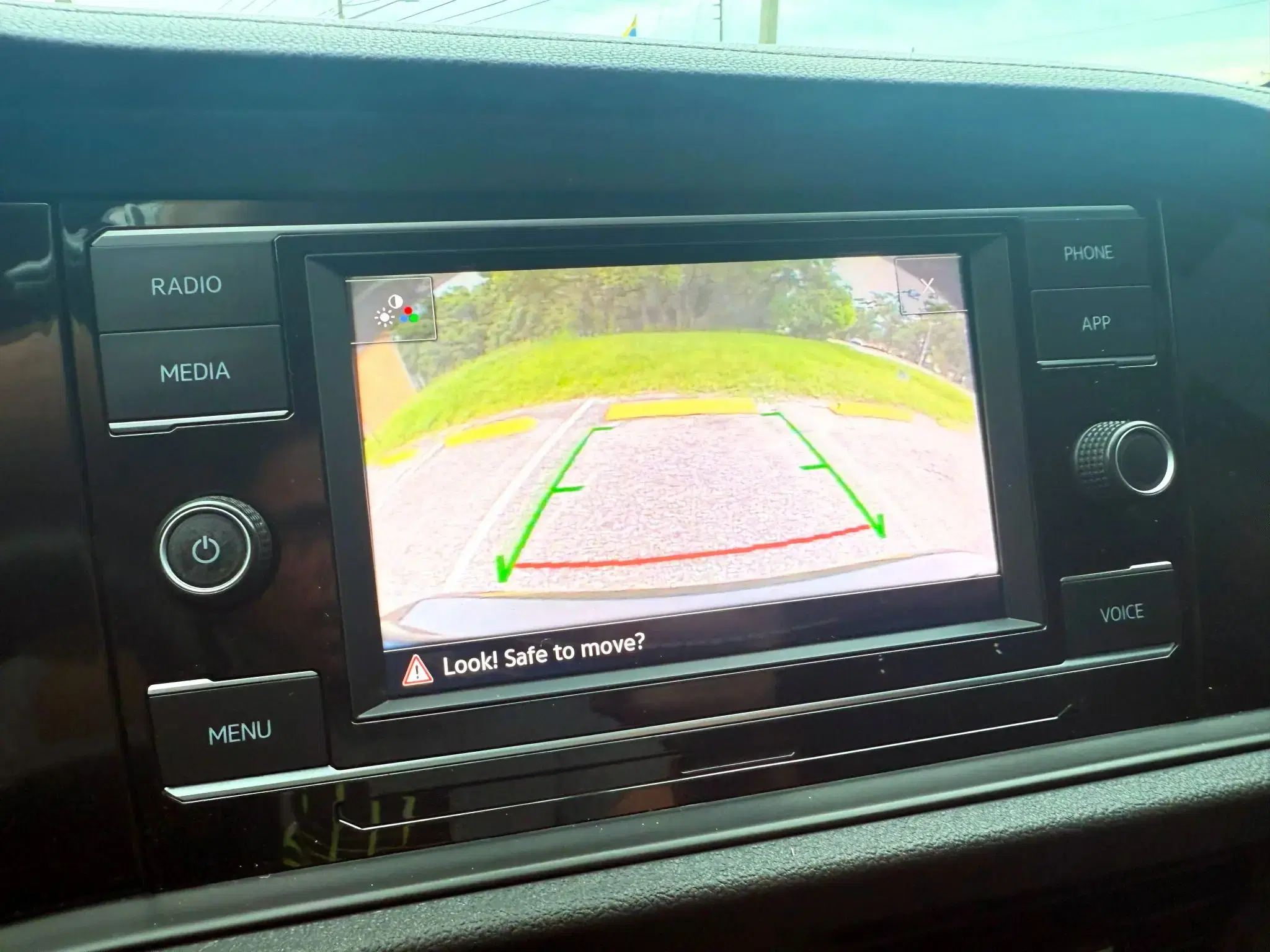 Volkswagen Jetta S - Thumbnail 16