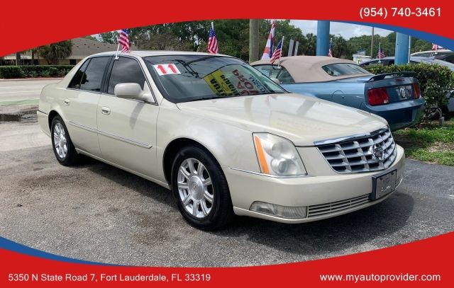 CADILLAC DTS - View 1