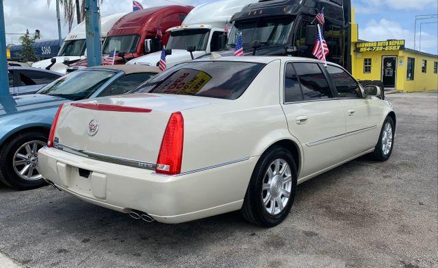 CADILLAC DTS - Thumbnail 4