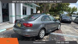 Volkswagen Jetta - Thumbnail 17